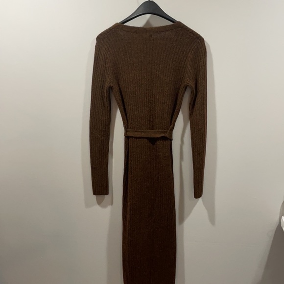 Brown Button down belted sweater dress with bottom slits size small midi dress - Picture 6 of 6
